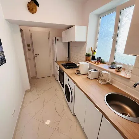 Modern Victoriei, Old Town Apartment