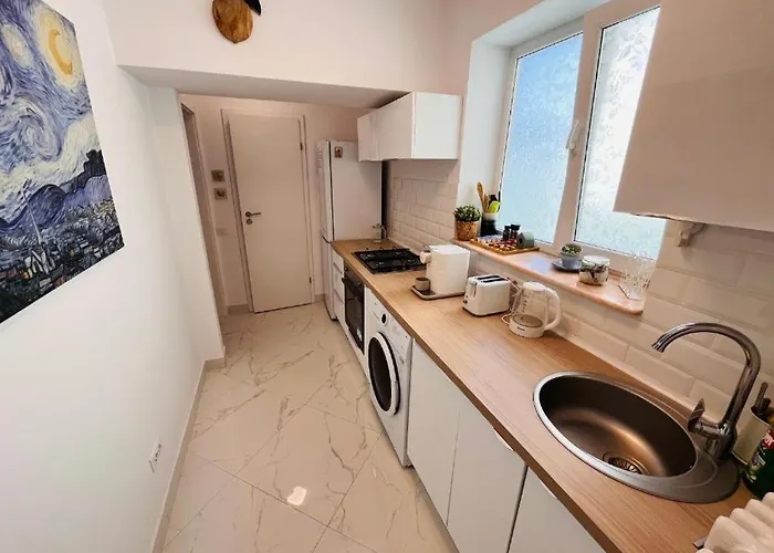 Modern Victoriei, Old Town Apartment